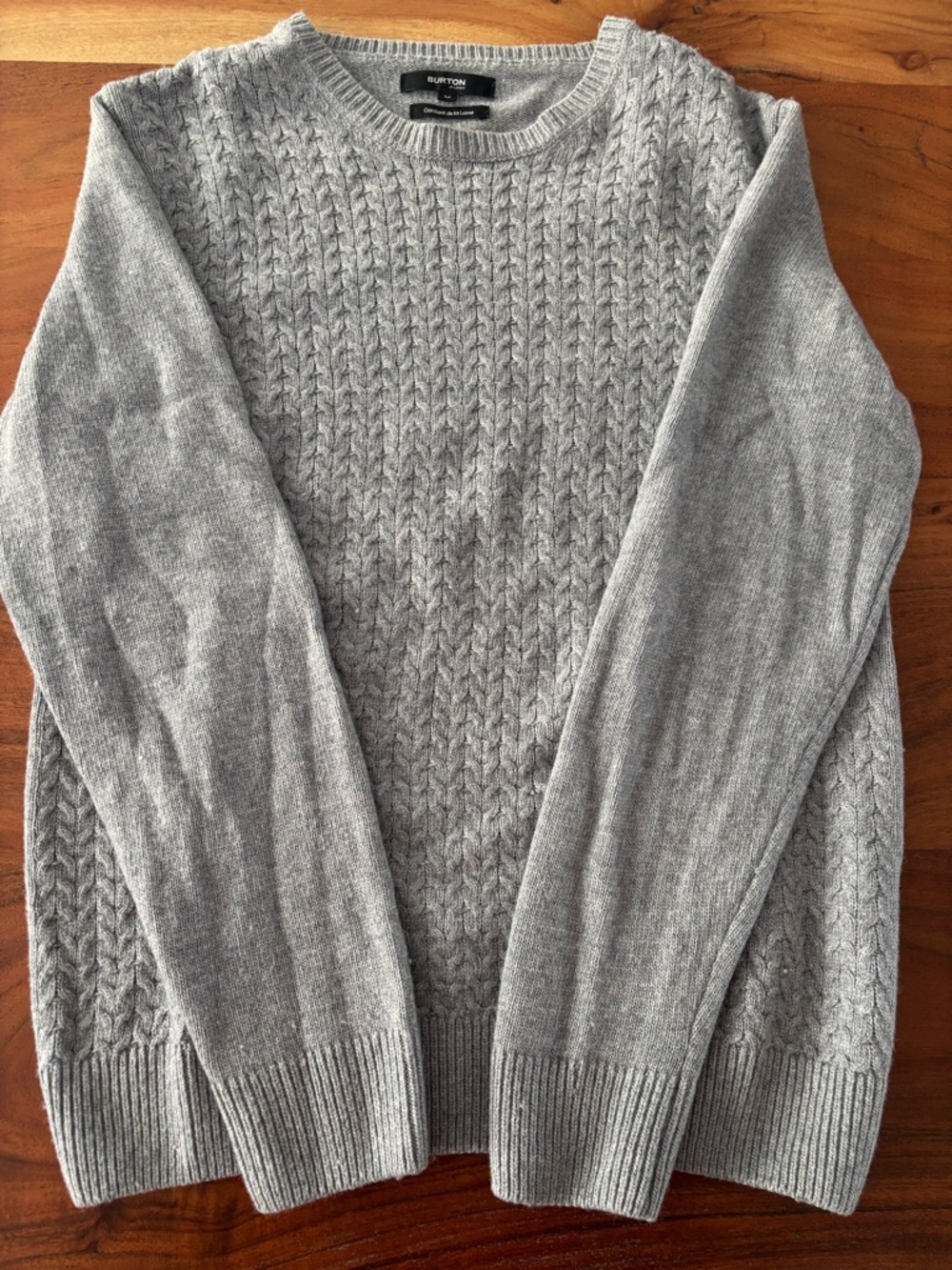 Burton of London wool/cashmere blend Gray Cable Knit Crew Sweater. Women’s med.